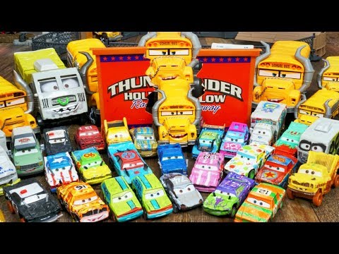 Disney Cars 3 New Thunder Hollow Demo Derby Racers Roscoe Bill Superfly Hit & Run Miss Fritter