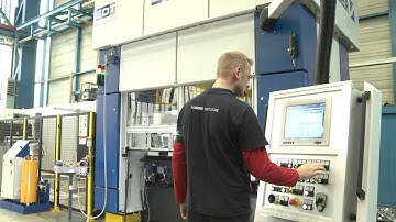 Servo press MSD 250 with coil feed line - compact, fast and efficient