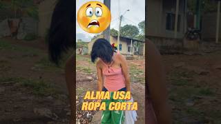 Alma usa ropa corta