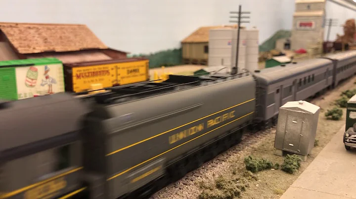 Scalerails Union Pacific 1930s Passenger Train