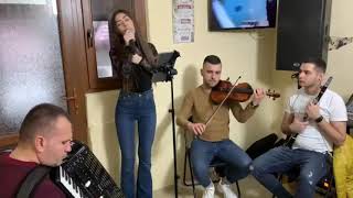 Laura Mocăniță si Dobrogea Band - Am alergat dupa avere (live 100%)