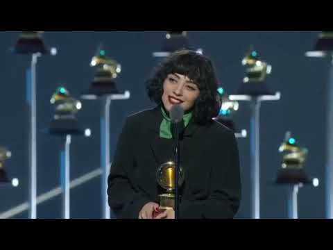 Video: Ladina Grammy Mon Laferte