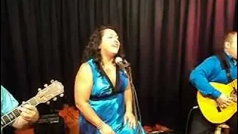 Perdidos en America present the music of Rebecca S...