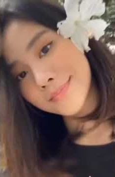 story wa cewek cantik