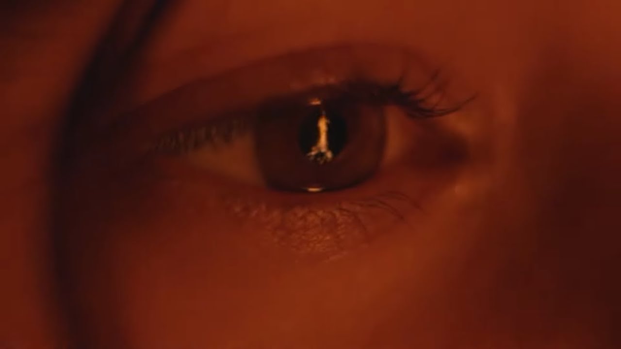 ROSALÍA - Nos Quedamos Solitos (Lyric Video)