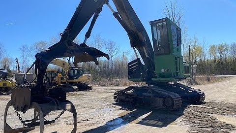 405 - 2010 John Deere 2154 Log Loader