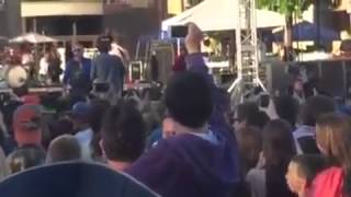 Hey now! Smash Mouth singer flips as fans throw bread