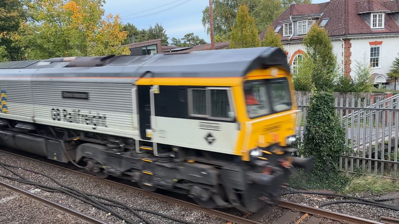 Class 66 | 66694 ‘Steve Hannam’ | Special Livery | GB Railfreight - GBRf