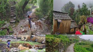 बरसात में कैसे रहते हैं।पहाड़ी गांव के लोग पहाड़ों में।heavy rainfall in the India mountain village.