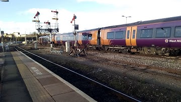 Worcester Shrub Hill Semaphore Signals and trains.