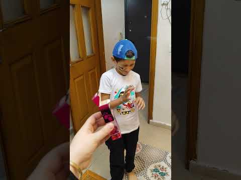 دينيز ورفقاتو خافو ياخدو كانديز وهربوا في حدا عم يرش عليهم مي