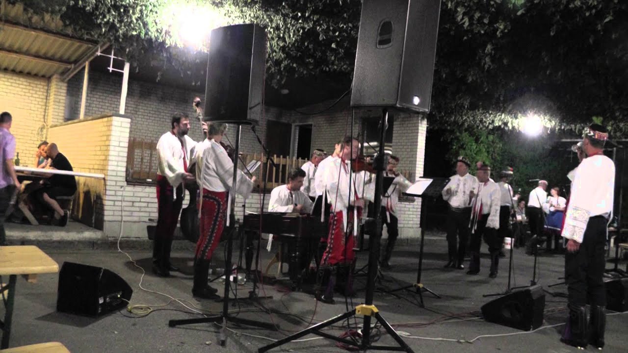 Cimbálová muzika Slovácko ml. - Pred muzikú