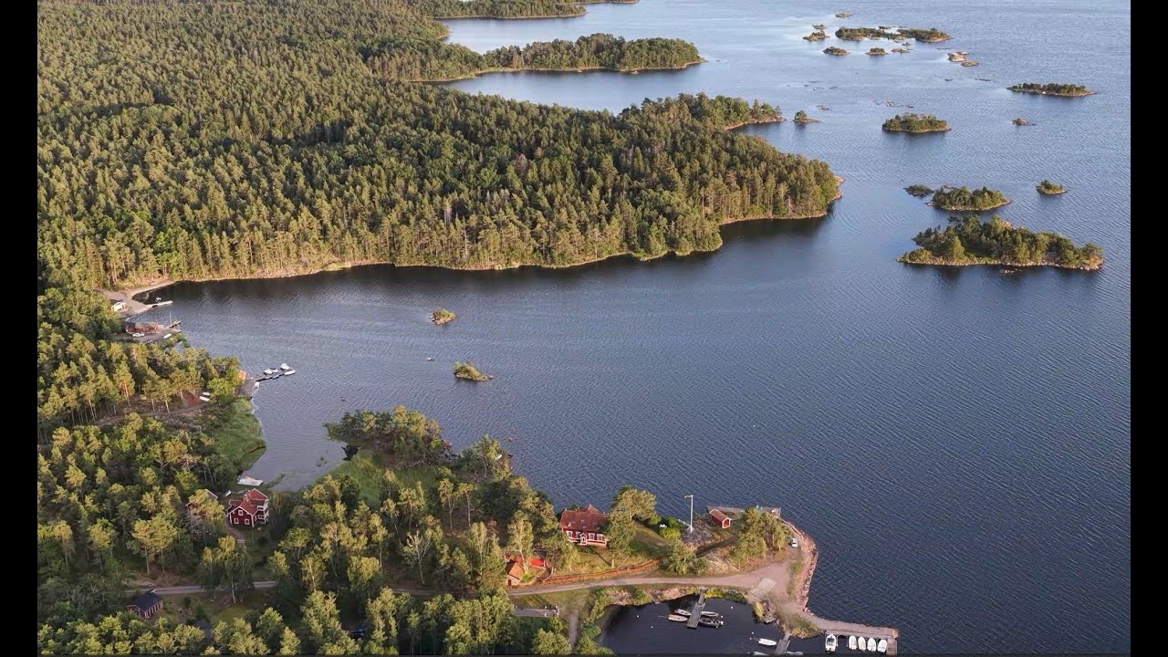 Drohnenflug über die Schären Figeholm Sommer 2025