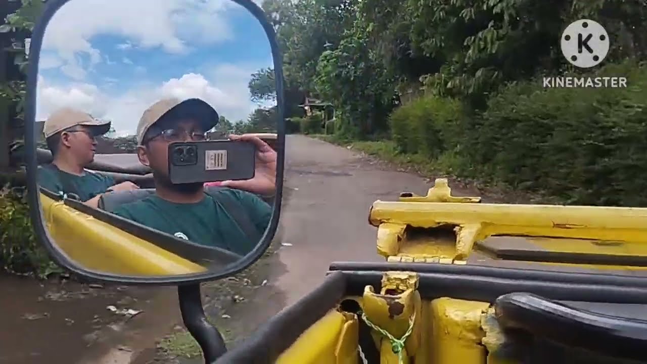 Berkeliling Di Sekitar Candi Borobudur Dengan Mobil VW