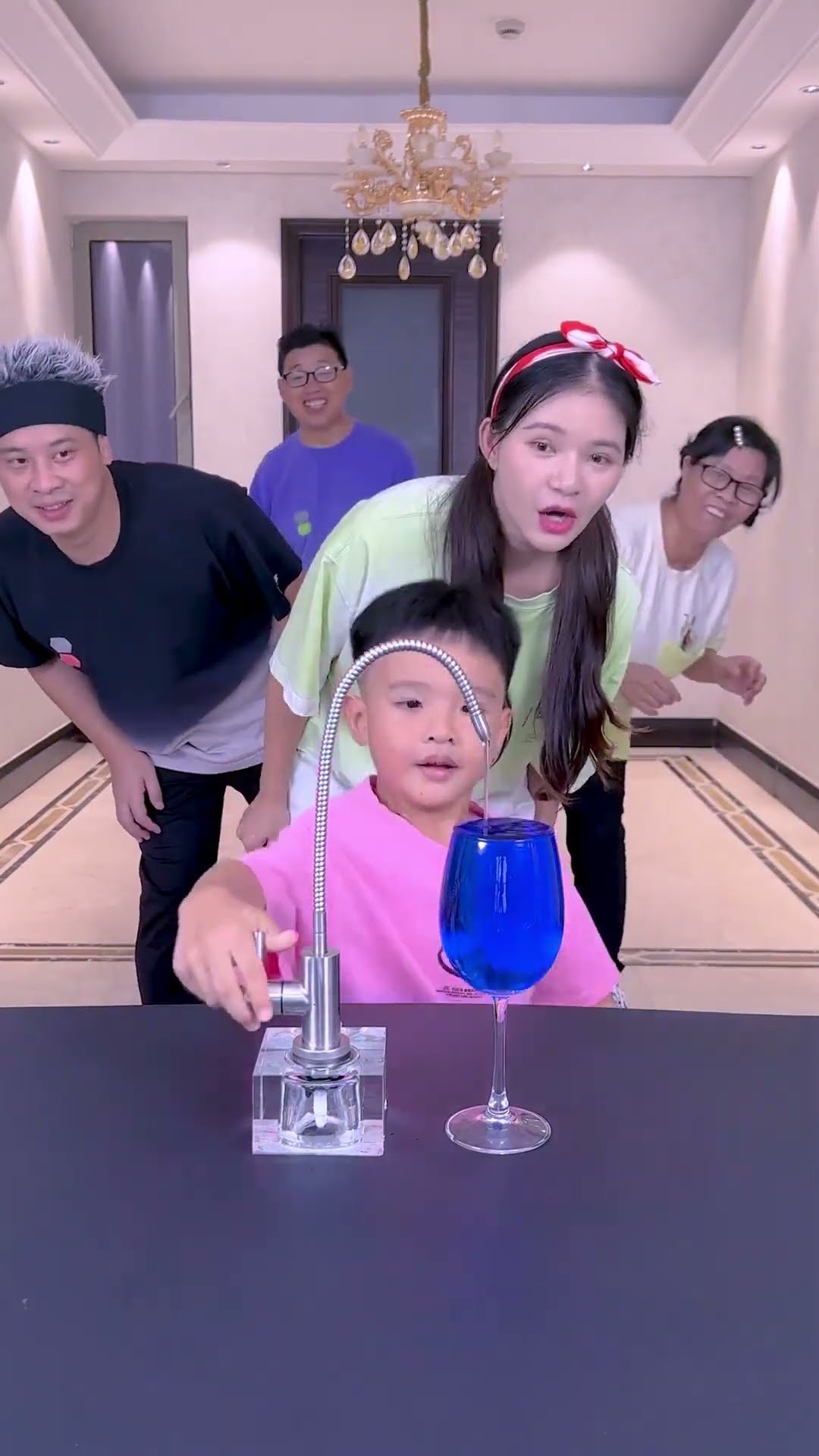 Stop The Water From Spilling! It's So Hard!#Funnyfamily#Partygames#Shorts#Challenge