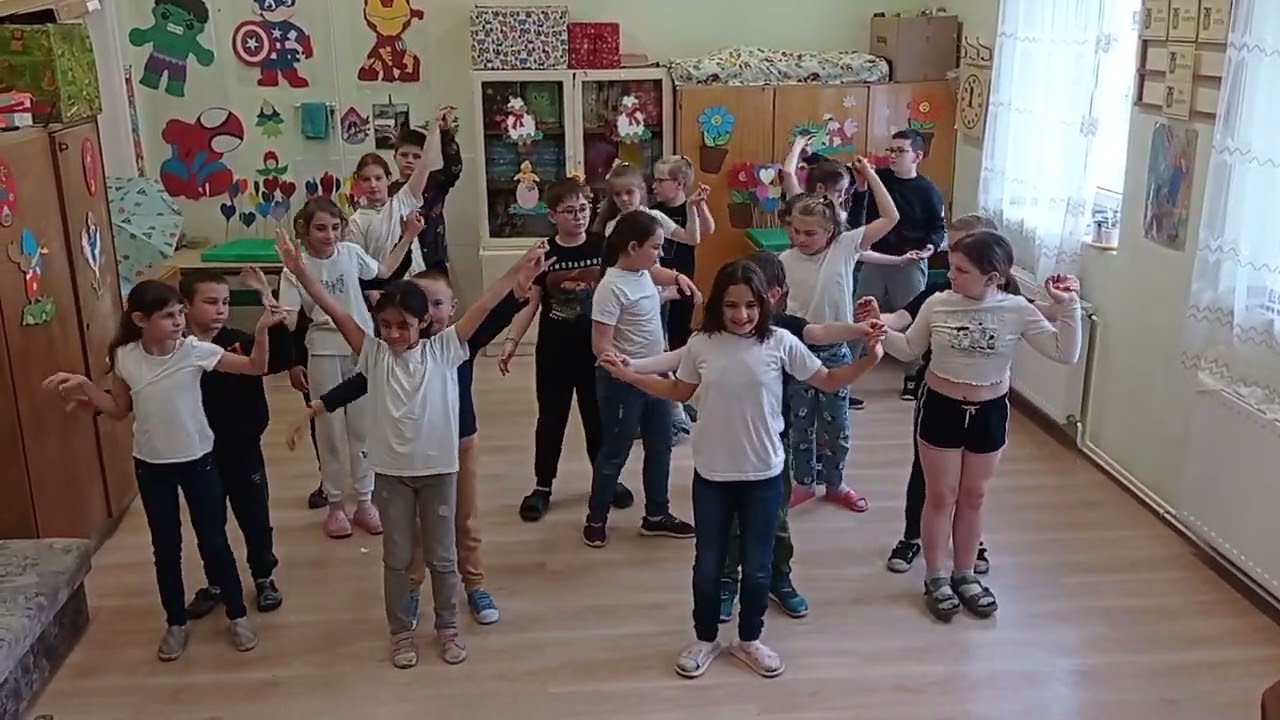 Ragyog a szívem... (Anyák napi tánc 3.osztály - 2024. májusi próba)