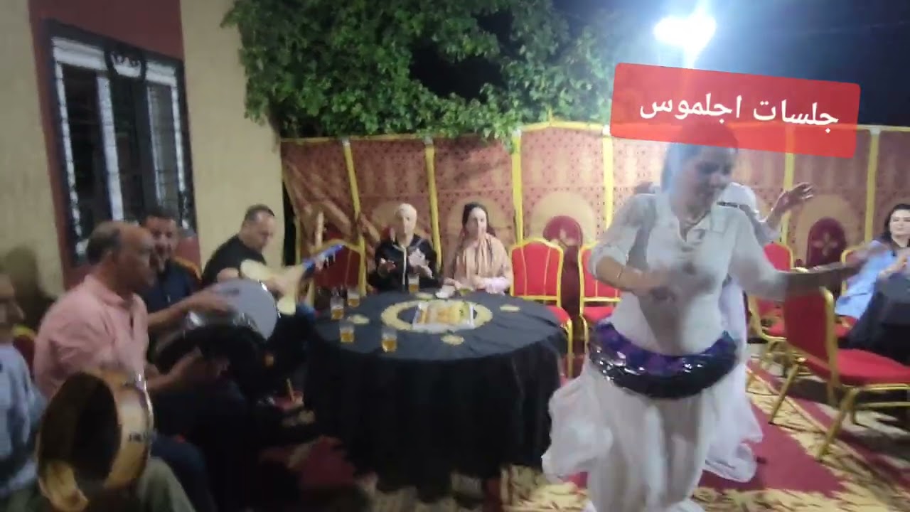 أداء رائع لاغنية ناذا وينش مع الفنان المتميز حوسى مونفرير، ميمون الحاجب ميمون اوسادن حاتي والمجموعة 