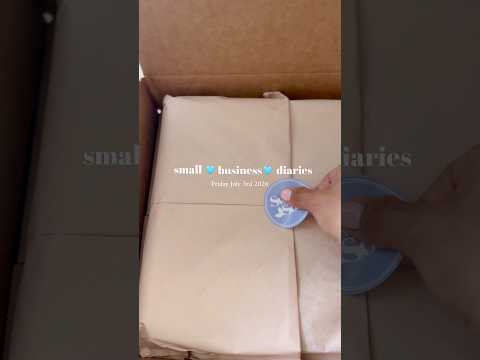 Packing your FLOW orders 📦🤍