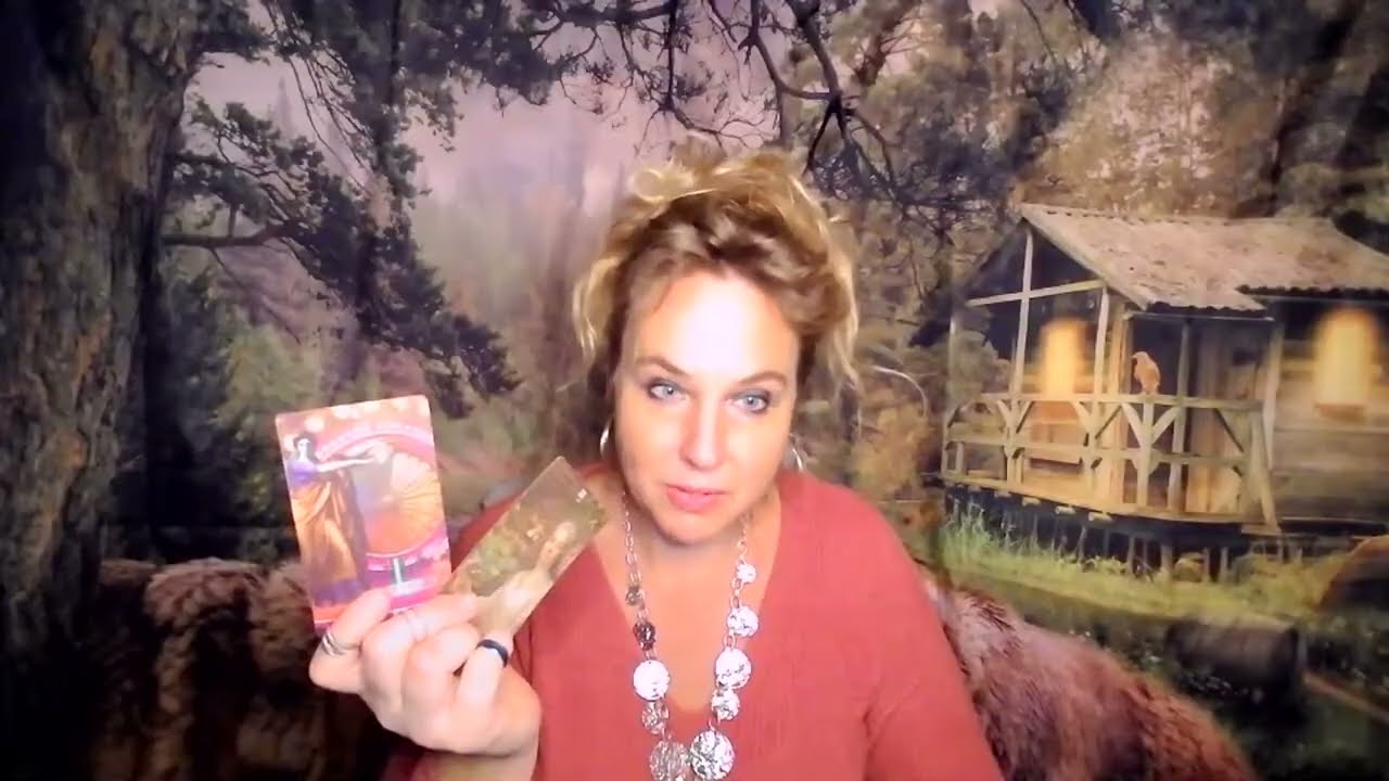 Коллектив: Если она задается вопросом, думает ли о ней этот Король, ответ — ДА, ДА, ДА!!!