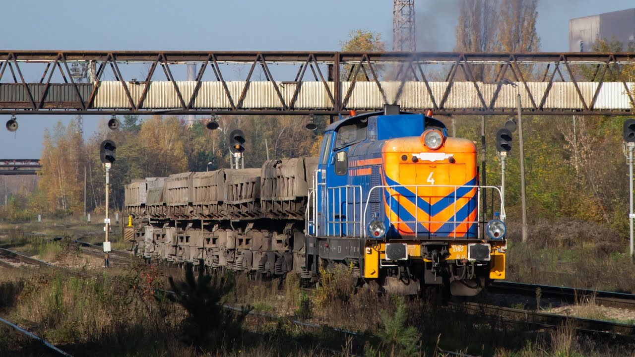 Pociągi na bocznicy huty Katowice.
