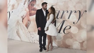 Jennifer Lopez files for divorce from Ben Affleck