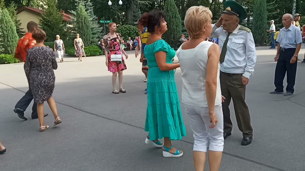 Группа веселуха калины куст