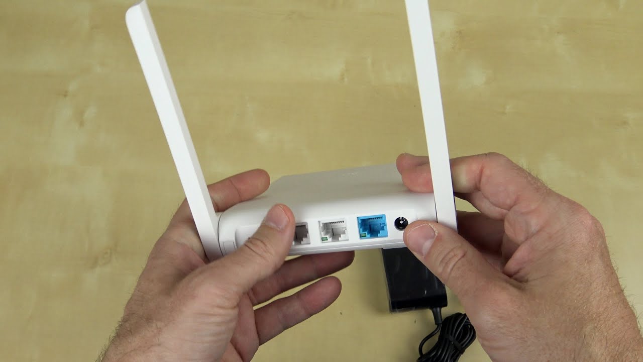 Xiaomi Mi Mini Wireless Router 802.11 AC Unboxing and Initial ...