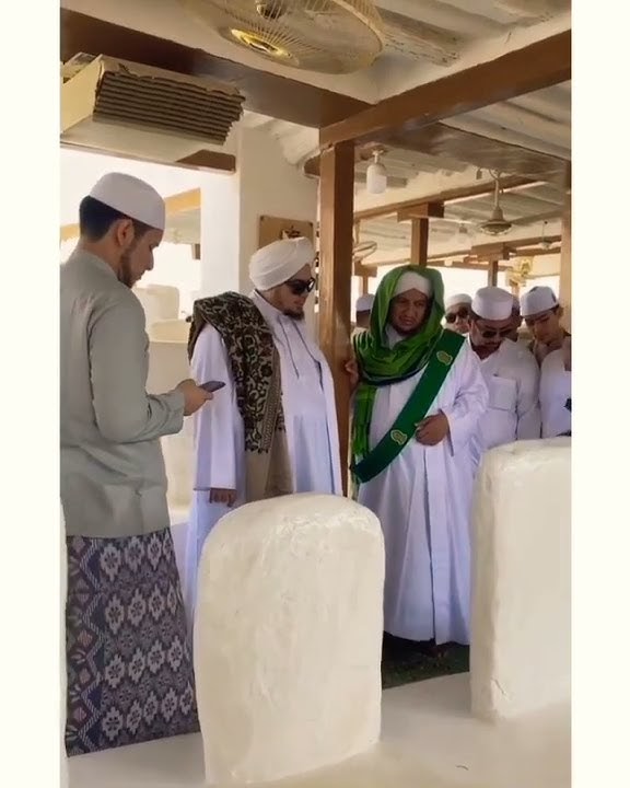 Habib Jindan dan Habib Ahmad  Ziarah Zanbal
