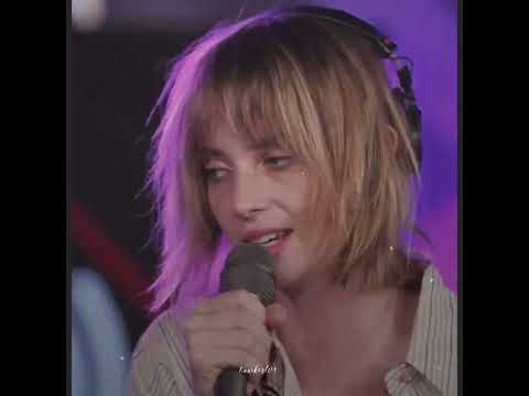maya hawke performing