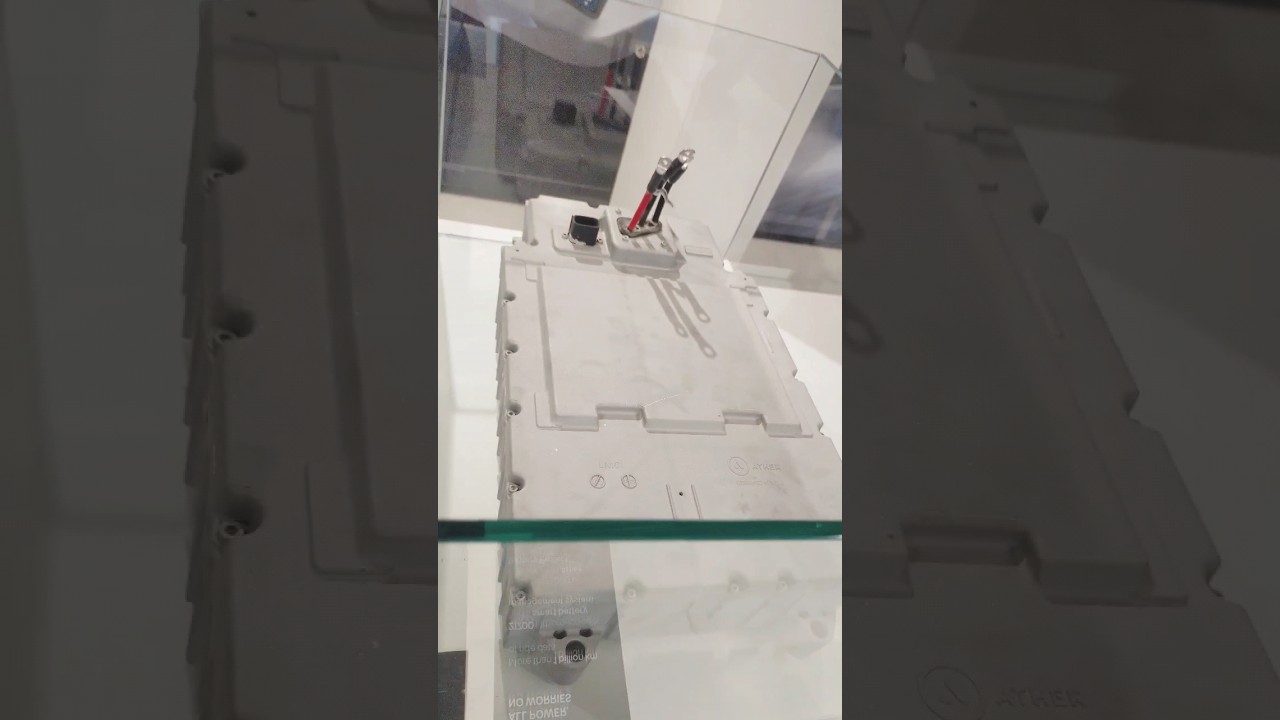 ATHER electric scooter battery 🔋 dekh sakte hai kiya hai or kis dhatu ka bana hai