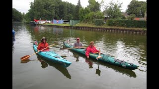 Kleinzerlang mit Paddelboot und Rad.