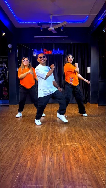 Tu cheez badi hai mast mast | #akshaykumar #dancechallenge #dancecover #trending |