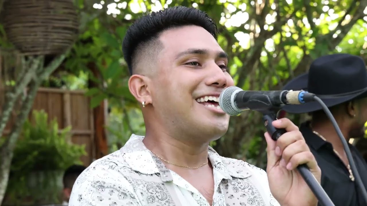 Popurrí Luz Roja de San Marcos · Chuy Díaz y Su Estilo Huehueteco