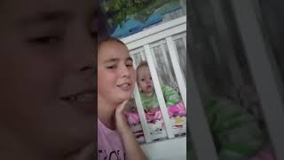 как хорошо быть старшой сестрой а не мамой 😂
