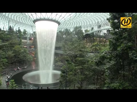 Video: Ako Letieť Do Singapuru