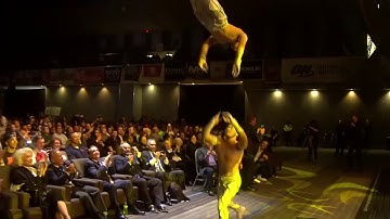 Hai lần liên tiếp Quốc Cơ Quốc Nghiệp Diễn Cho Siêu Sao Hollywood Arnold Schwarzenegger Xem Tại Mỹ