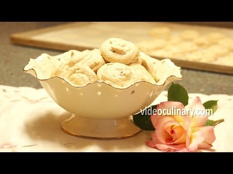 Hazelnut Meringue Italian Cookies - Brutti ma Buoni Kisses Recipe