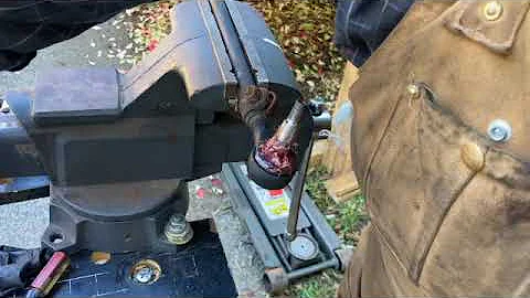 Replacing tie rod end ball joint rubber boots