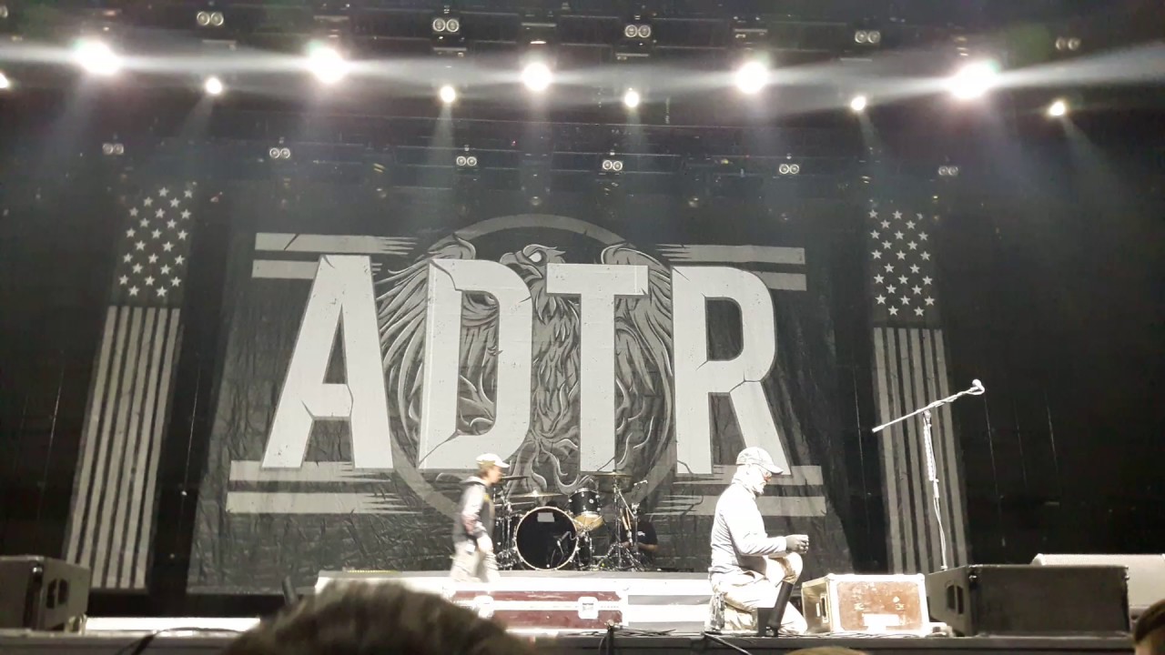 Sir Mix a Lot - Baby Got Back / (ADTR 17/02/17 MOSCOW STADIUM LIVE)