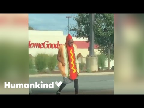 Man in hot dog costume is dancing his buns off | Humankind