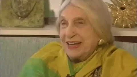Elaine Lipworth's Interview with artist Beatrice W...