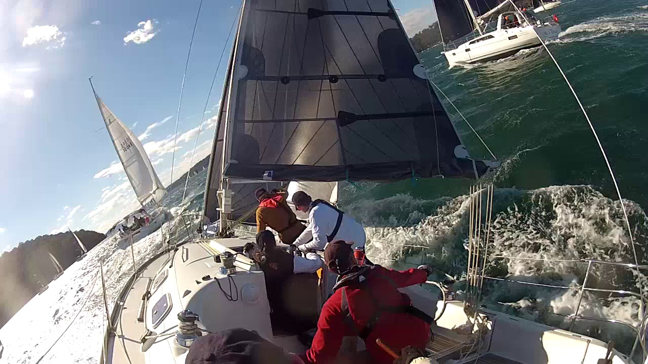 EDV 2019 Pittwater Lion island race - broach