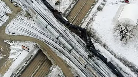 Train derailment at Winnipeg overpass could close McPhillips Street for several days