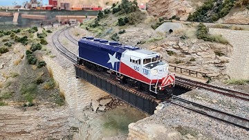 Rapido F59PH Unboxing + Review