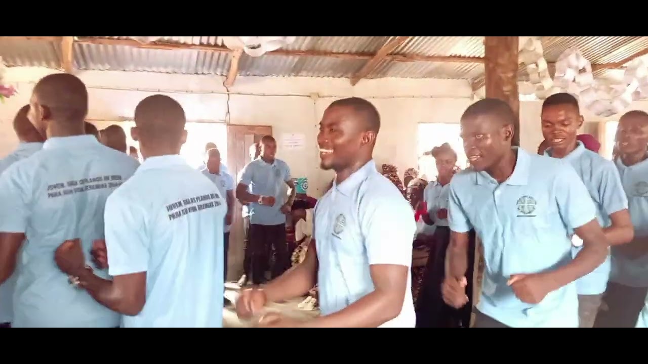 Jovens da Igreja União Baptista de Makumano _ aniversário da juventude no 59° ano.