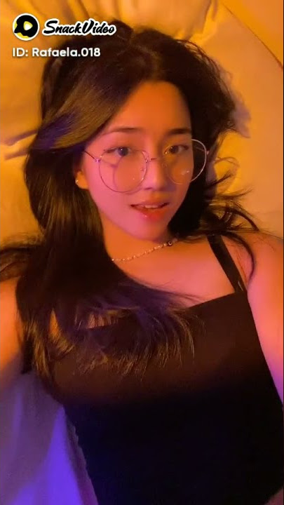 sexy loh kacamata gede 😂😍😘😋