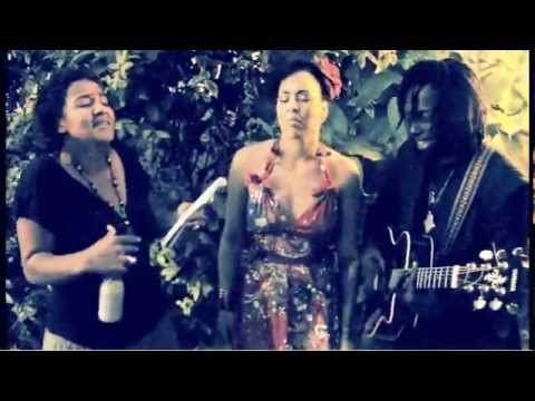 Tonton Break the Silence - Maya Azucena, Maia Lekow and Lavosti di YouTube