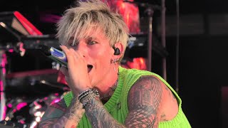 Machine Gun Kelly LIVE Danza Kuduro, F*CK YOU, GOODBYE &amp; Drunk Face - Mad Cool 2023 - 4K 30p