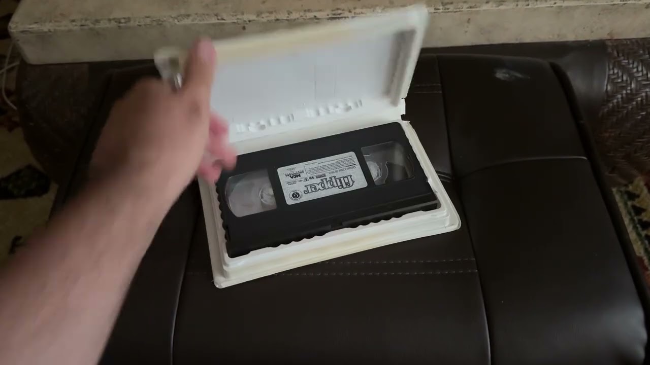 Flipper 1996 VHS - YouTube