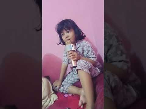 Falinka bsa nyanyi lagu sunda😁